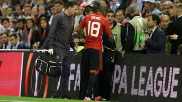 Ảnh bài viết Mùa giải CHÍNH THỨC kết thúc với Ashley Young