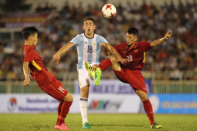U20 Việt Nam thủng trên lủng dưới, HLV Hoàng Anh Tuấn vá thế nào?