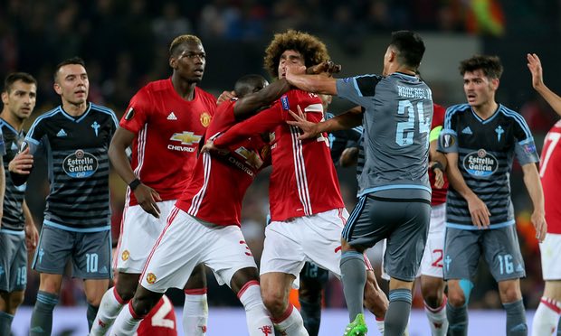 Mourinho: Bailly chỉ đáng thẻ vàng