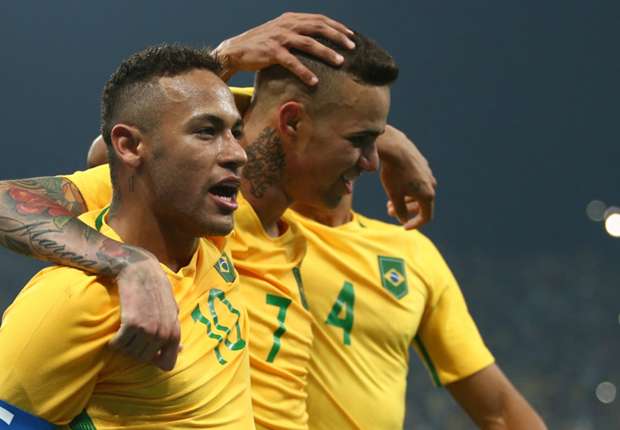 Liverpool muốn 'Brazil hóa' bằng Ronaldinho mới