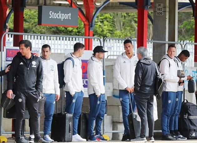 Ảnh bài viết Dàn sao Man Utd hành quân đến London thiếu vắng Pogba