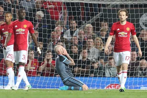 John Guidetti lên tiếng sau pha hỏng ăn lịch sử trước Man Utd