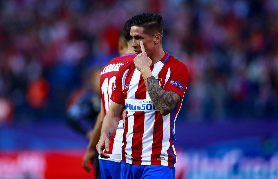 Ảnh bài viết Torres bị CĐV Liverpool 'ném đá' vì Chelsea