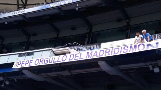 CĐV tri ân Pepe ngày rời Bernabeu