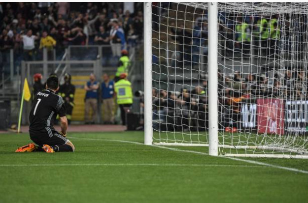 Ảnh bài viết Chưa thể vô địch, người của Juventus thất thần rời Thủ Đô