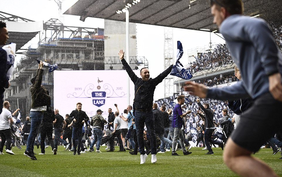 Tottenham vỡ òa trong ngày chia tay sân White Hart Lane