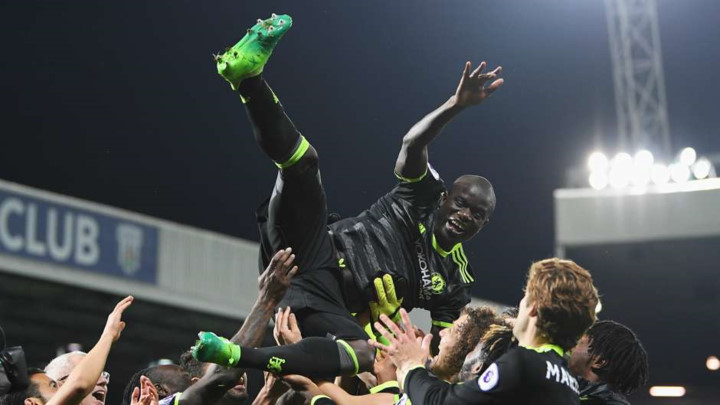 Ảnh bài viết Đội hình tiêu biểu Ngoại hạng Anh mùa 2016/17: Ngút ngàn sắc xanh