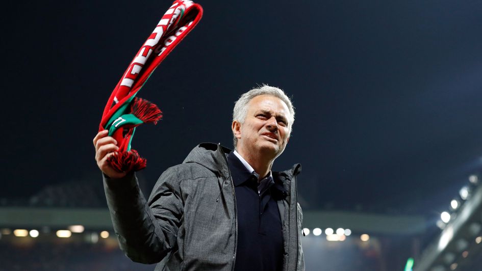 Ảnh bài viết Mourinho đã chọn xong đội hình đá CK Europa League?