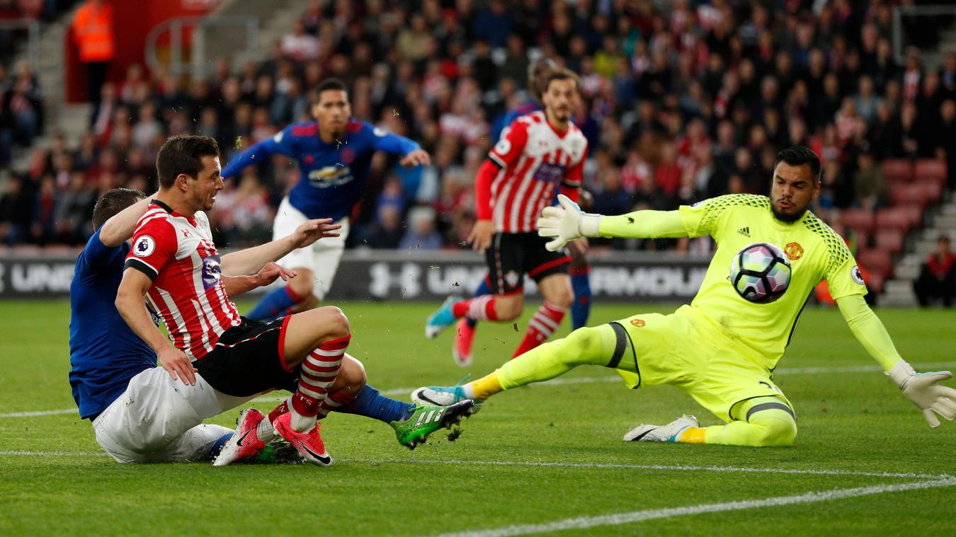 Cản phá penalty, Romero giúp Man United ngăn chặn trận thua thứ 3 liên tiếp