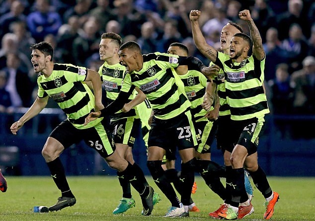 Ảnh bài viết Thắng luân lưu cân não, Huddersfield giành vé vào chung kết Play-off