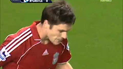 Bàn thắng từ giữa sân để đời của Xabi Alonso