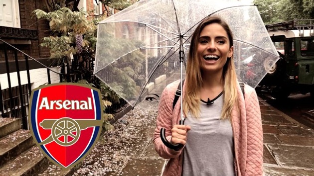 MC xinh đẹp lên tiếng 'trù ẻo" Arsenal