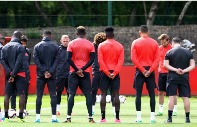 Ảnh bài viết Khủng bố tại Manchester cũng chẳng thể làm Quỷ Đỏ mất vui