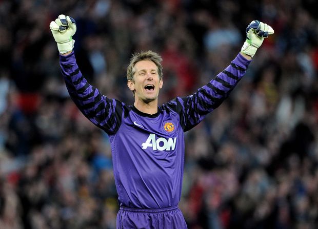 Ảnh bài viết Van der Sar: "Ajax luôn xếp trên Man Utd"