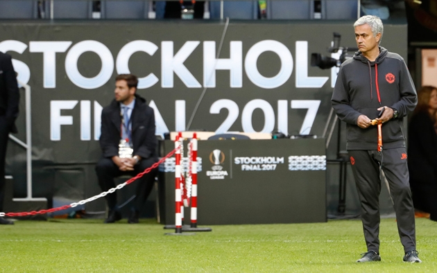 Hậu khủng bố, Mourinho và các học trò căng thẳng ở Stockholm