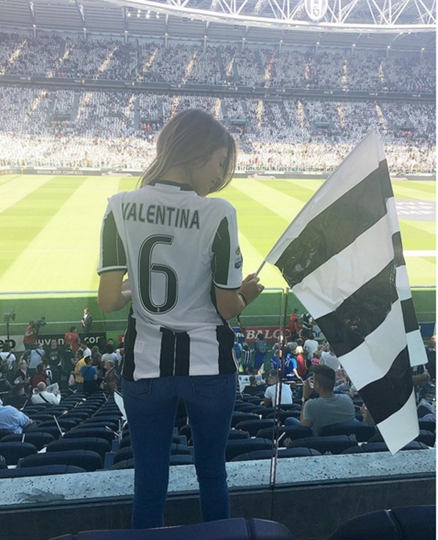 Ngẩn ngơ trước nhan sắc con gái rượu Allegri