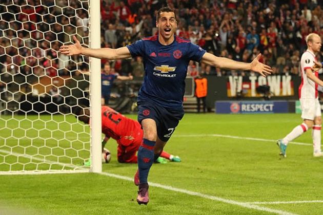 Cú móc bóng siêu đẳng giúp Mkhitaryan có kỷ lục mới