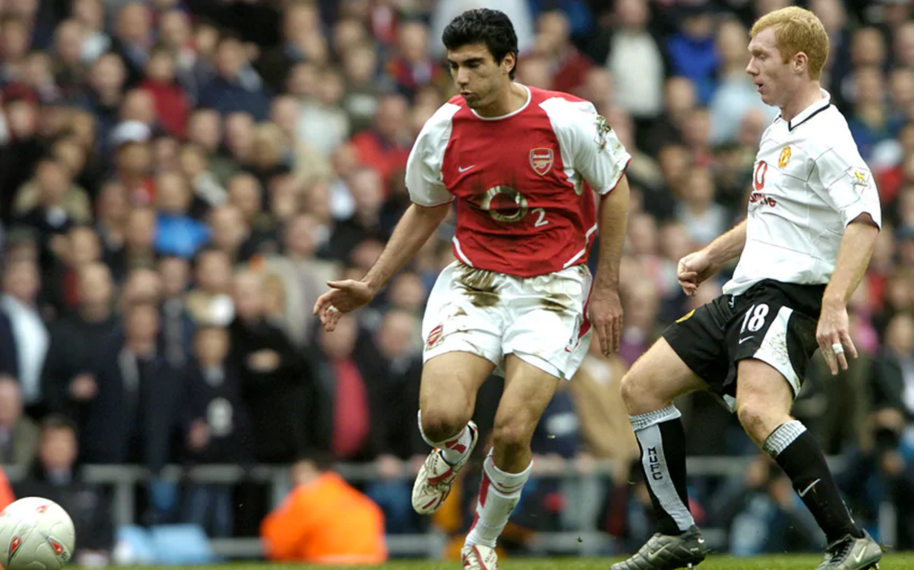 Khi Paul Scholes tung đòn triệt hạ Jose Antonio Reyes