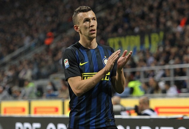 Cực nóng: Chelsea 'nẫng' Perisic từ tay M.U