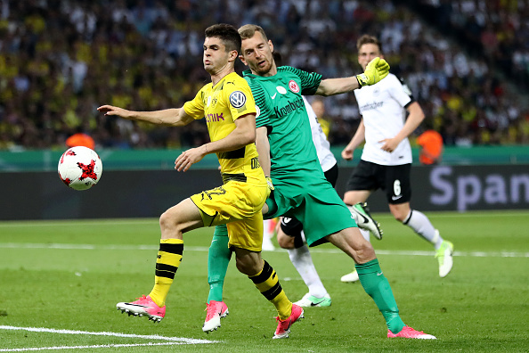 Ảnh bài viết Thay người bất đắc dĩ đem về chiếc cúp cho Dortmund