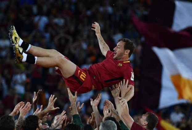 Ảnh bài viết Totti ra sân, Roma nghẹt thở tiến thẳng đến Champions League