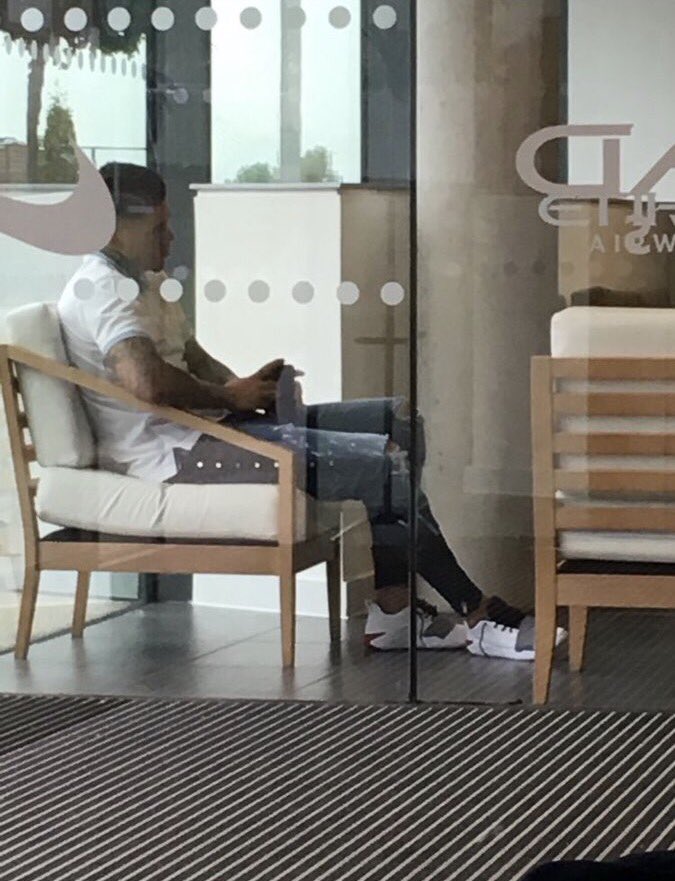 Ảnh bài viết Sao Benfica đã có mặt tại Man City, đang kiểm tra y tế