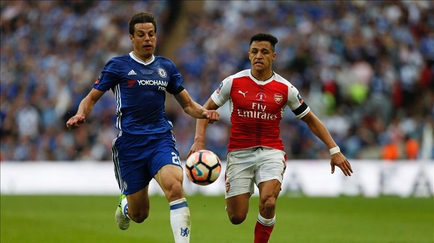 Khó có được Bellerin, Barca rục rịch liên hệ Cesar Azpilicueta