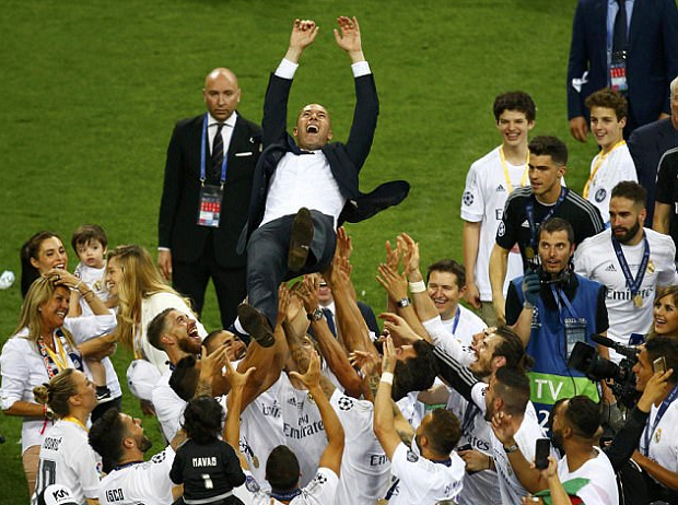 Ảnh bài viết Zidane và con đường trở thành số 1 tại Real Madrid