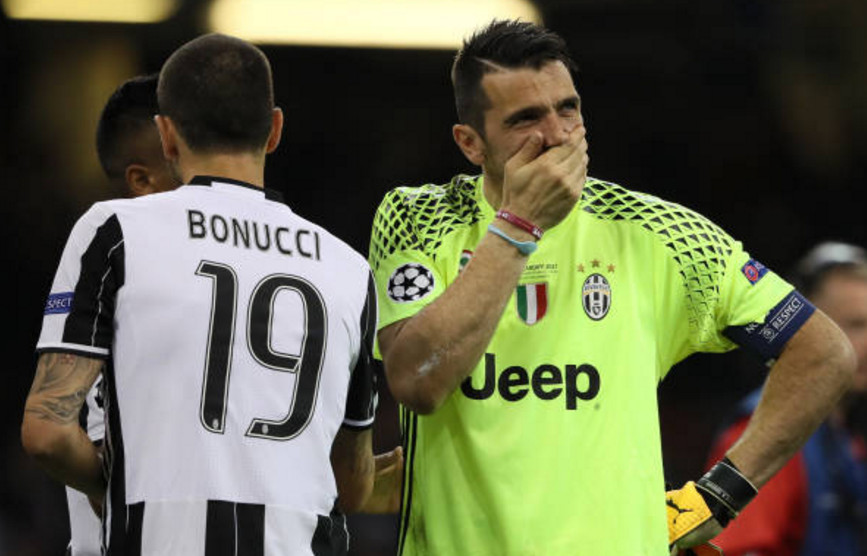 Ảnh bài viết An ủi đồng đội, nhưng Buffon chẳng thể an ủi chính mình