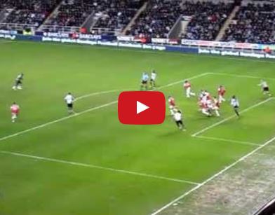 Siêu phẩm để đời của Cheick Tiote vào lưới Arsenal