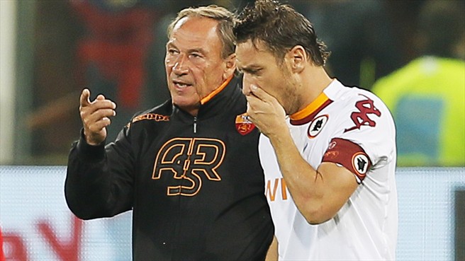 Thầy cũ mời Totti xuống Serie B thi đấu