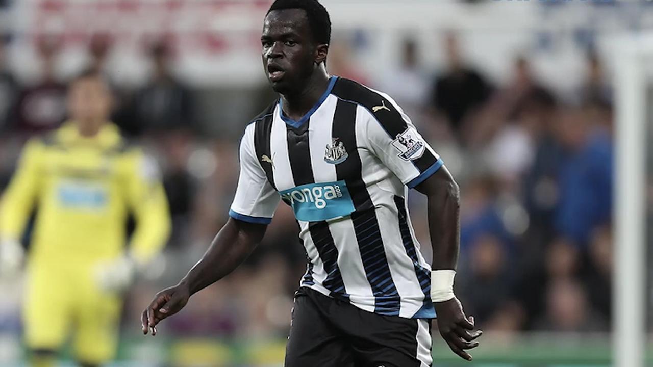 Tiote và những vụ 'sinh nghề tử nghiệp' trong bóng đá