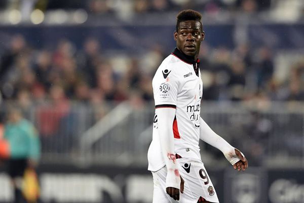 Ảnh bài viết Balotelli: Lười như thế thì "đá đấm" gì ở Dortmund?
