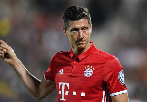 Ảnh bài viết Mất ngôi Vua phá lưới, Lewandowski trút giận lên đồng đội