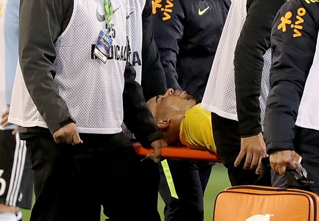 Ảnh bài viết Sampaoli 'tái mặt" trong lần đầu dự derby Nam Mỹ