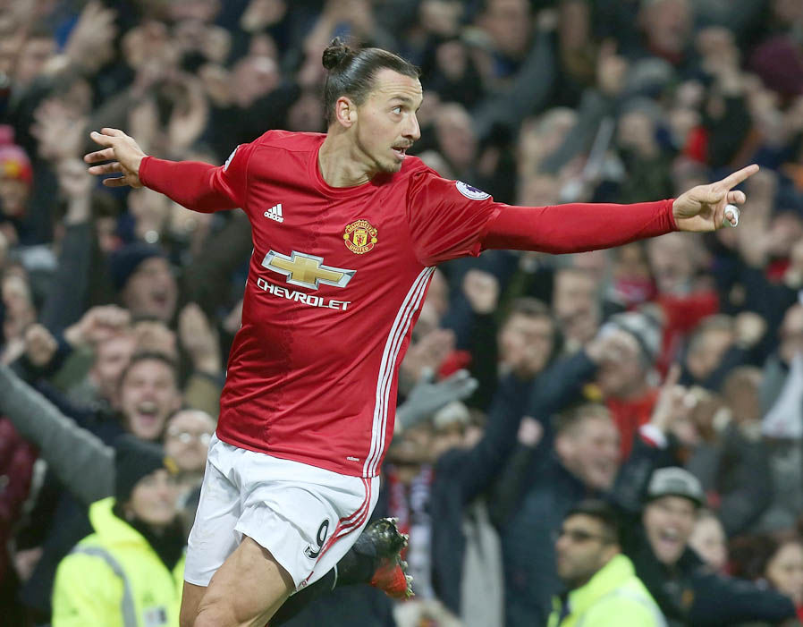 Đội hình đáo hạn hợp đồng hay nhất Ngoại hạng Anh: Siêu tiền đạo Ibrahimovic
