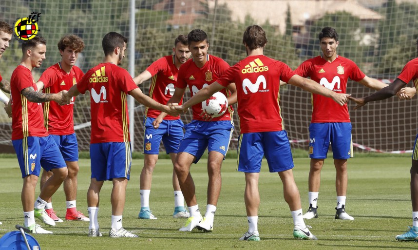 Ảnh bài viết Nắm tay nhau "đá ma", Tây Ban Nha quyết tâm giành cúp U21 Châu Âu