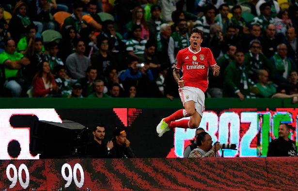 Ảnh bài viết Có Lindelof, Man Utd sắp 'tống tiễn' 2 trung vệ