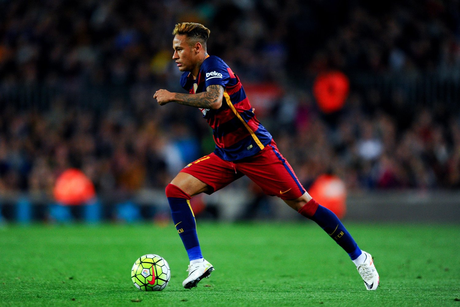 Top 10 cầu thủ giá trị nhất thế giới: Neymar vượt Messi; Ronaldo mất giá