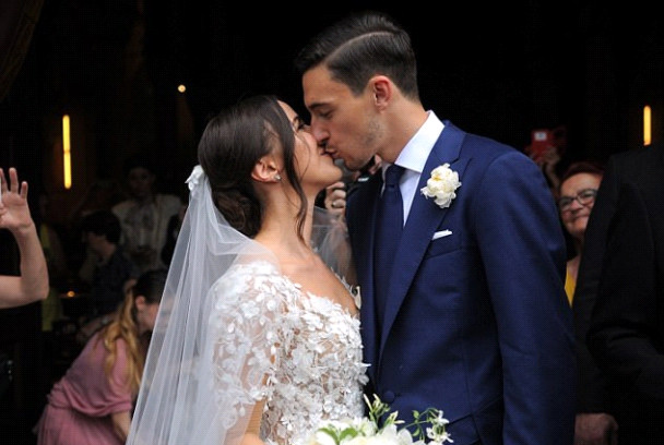 Ảnh bài viết Chùm ảnh: "Hotboy" Darmian chính thức lên xe hoa cùng bạn gái xinh đẹp