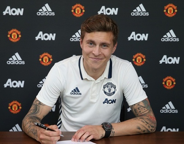 Ảnh bài viết Chùm ảnh: M.U công bố bản hợp đồng đầu tiên trong mùa Hè