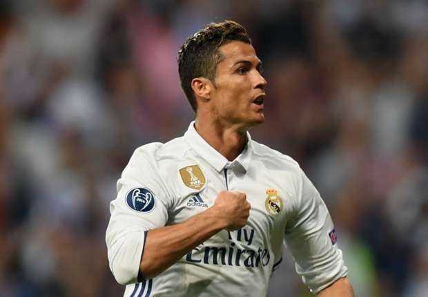 Điểm tin sáng 17/06: Choáng với số tiền mua Ronaldo; Mourinho đau đầu tìm người đá phạt