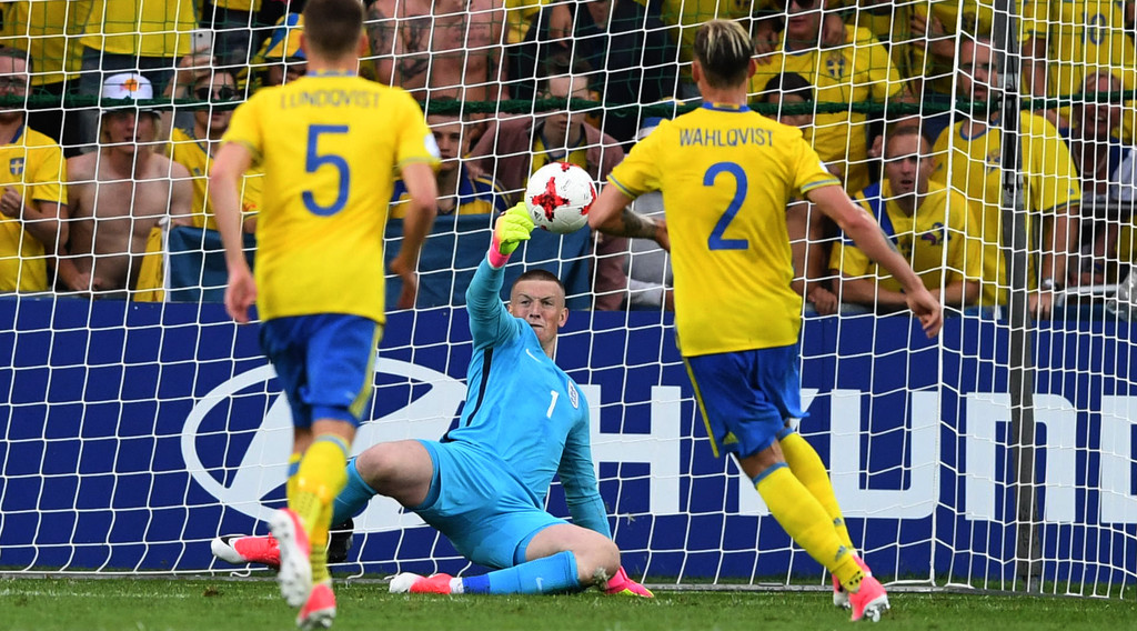 Trở thành bom tấn, Pickford tỏa sáng giúp U21 Anh hòa ĐKVĐ U21 Thụy Điển