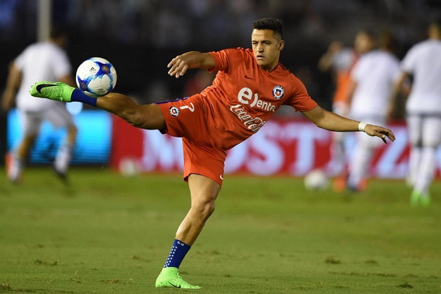 Bí quyết thành công của Alexis Sanchez là nói chuyện với... chó