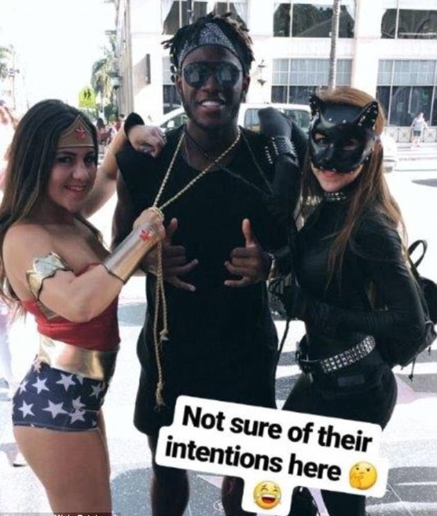 Dân chơi Michy Batshuayi bị "bóng hồng" vây quanh ở Los Angeles