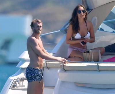 Ảnh bài viết Chùm ảnh: Cựu sao Chelsea du hí cùng bạn gái xinh đẹp tại Pháp