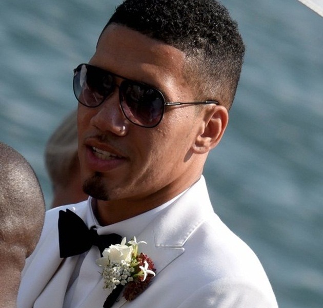 Ảnh bài viết Smalling cực bảnh trai trong ngày đưa Cooke về một nhà