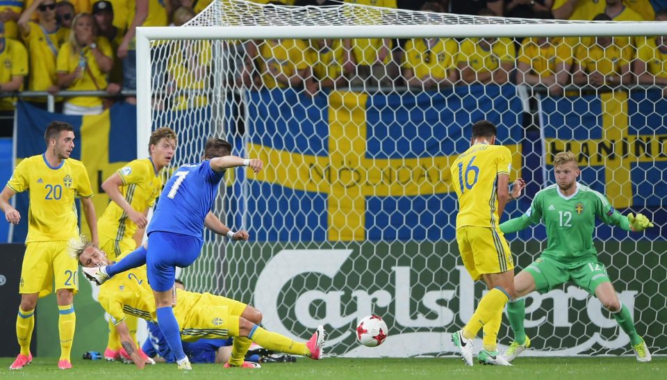 Hủy diệt U21 Thụy Điển, U21 Slovakia đặt một chân vào bán kết