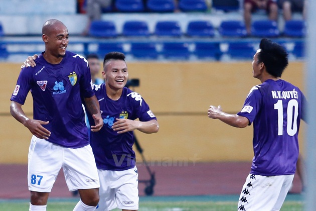 Ảnh bài viết Hà Nội 2-0 Hải Phòng: Pháo sáng và tiếng chửi làm lu mờ chiến thắng