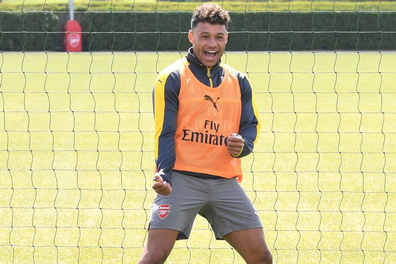 Ảnh bài viết Arsenal bắt đầu đàm phán giữ chân Chamberlain